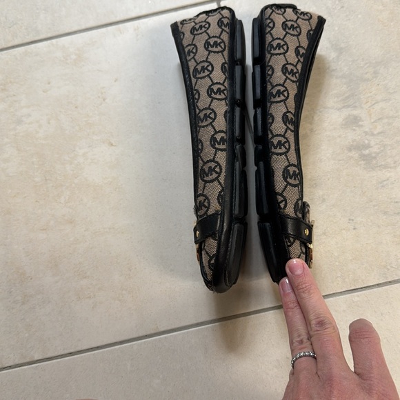 Flats - Picture 5 of 7